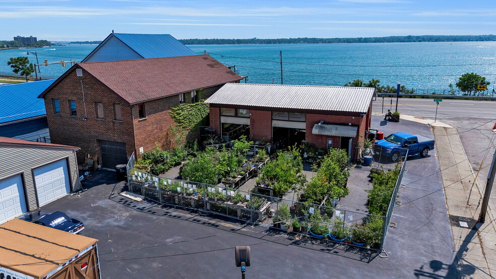 More Photos Of 2809 River Rd, Buffalo Flex For Sale