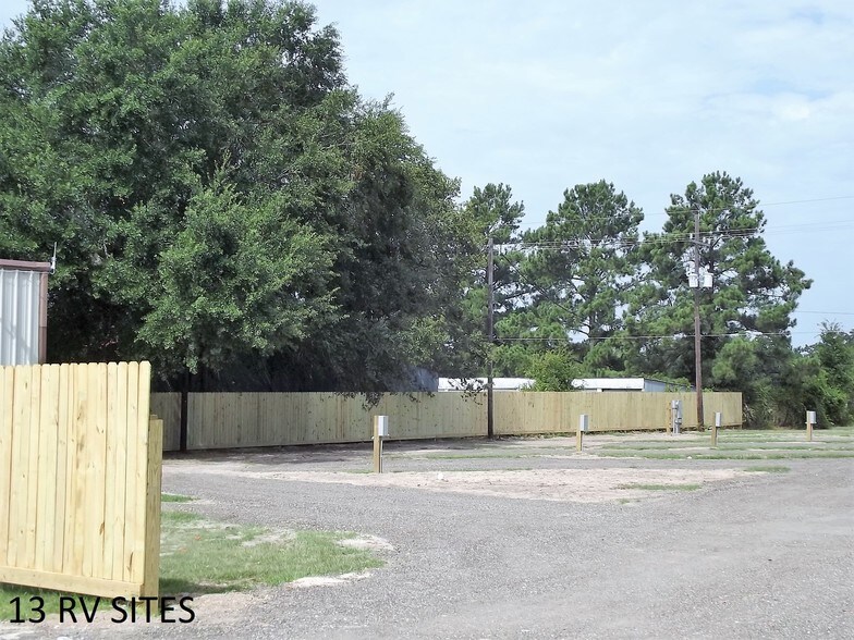 More Photos Of 3685 Highway 19, Huntsville Storefront Retail Residential For Sale