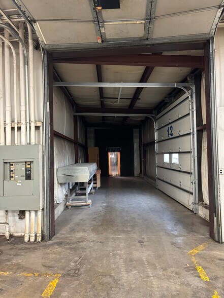 More Photos Of 1804 W 2nd St, Marion Manufacturing For Lease