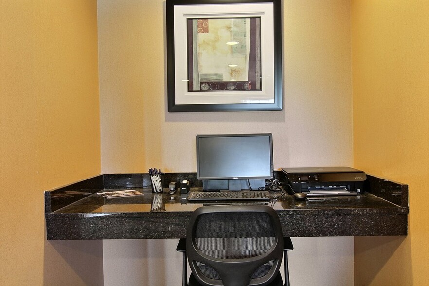 More Photos Of 2304 Sahlstrom Dr, Crookston Hotel For Sale