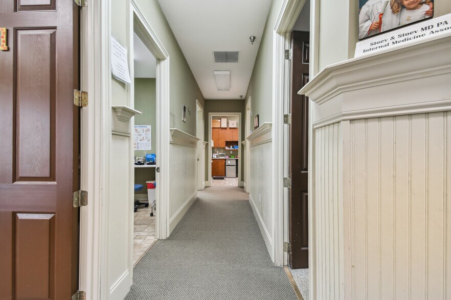 More Photos Of 7300-7313 E Professional Pky, Lakewood Ranch Medical For Sale