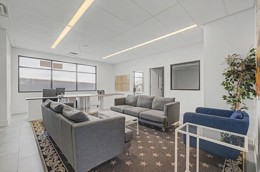 More Photos Of 6117 Centennial Blvd, Nashville Storefront Retail Office For Sale