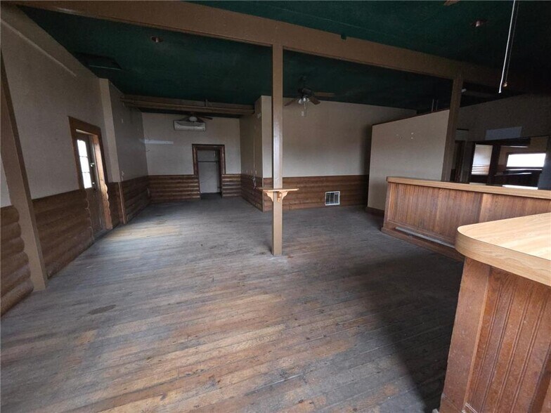 More Photos Of 129-131 S Main St, Luck Restaurant For Sale