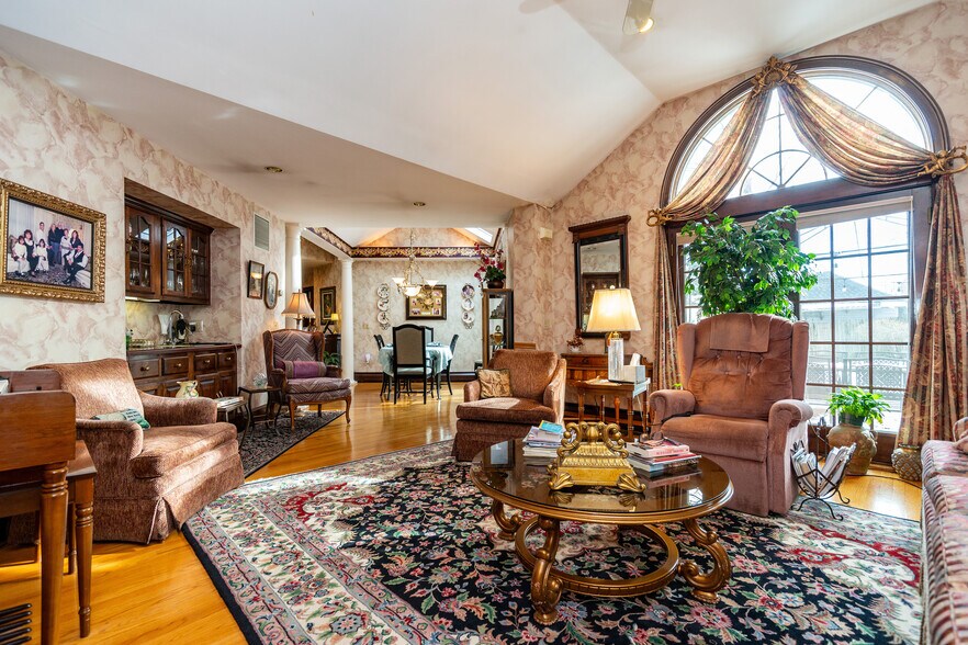 More Photos Of 90 Putnam Pike, Johnston Flex For Sale