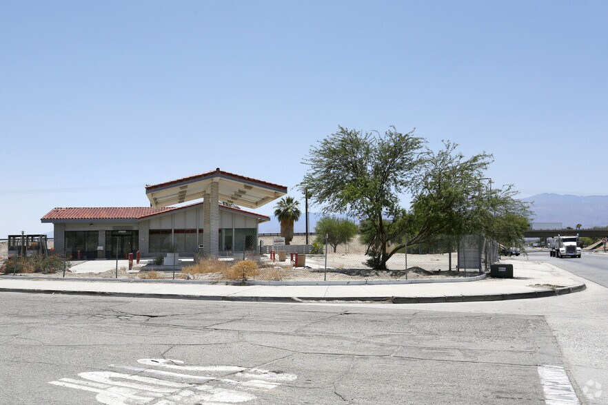 More Photos Of 45800 Dillon Rd, Coachella Service Station For Sale