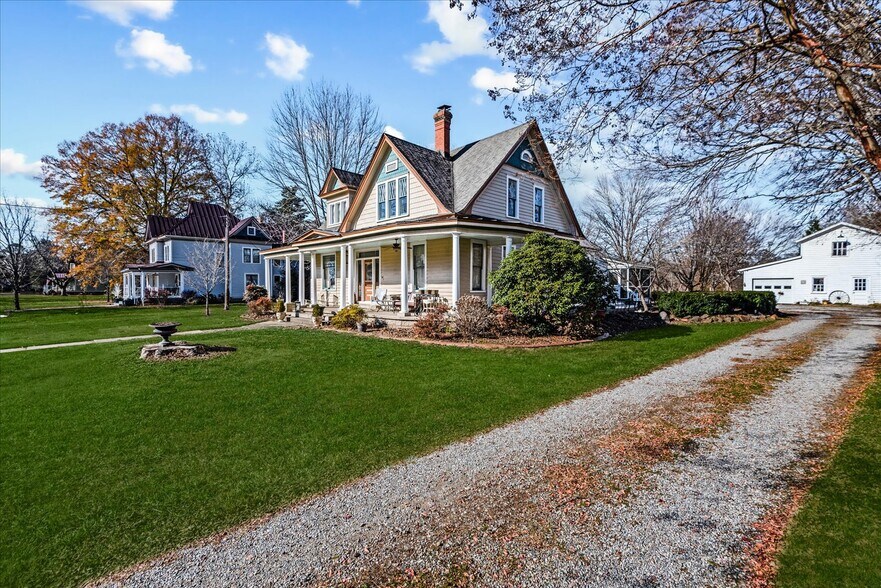 More Photos Of 115 E Broaddus Ave, Bowling Green Apartments For Sale