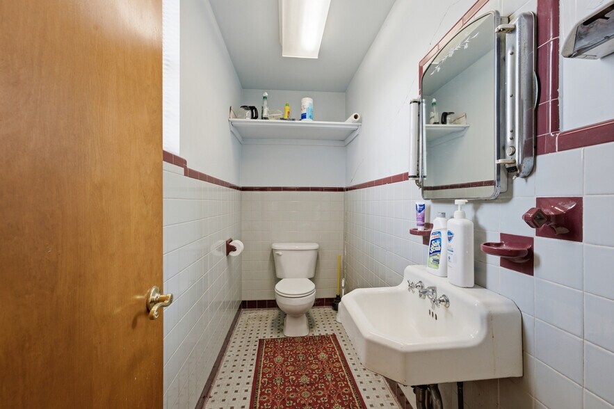 More Photos Of 100 Mantua Blvd, Mantua Office For Sale