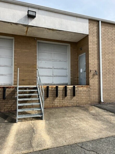 More Photos Of 2906-2924 Baltic Ave, Greensboro Industrial For Lease