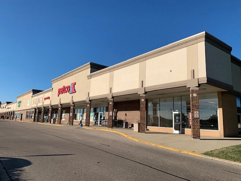 Primary Photo Of 230 W Virginia St, Crystal Lake Unknown For Lease