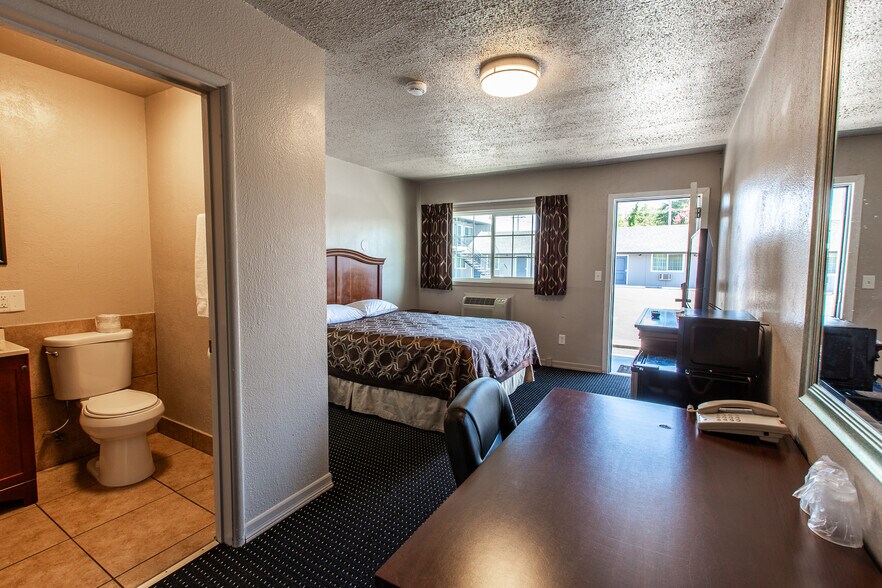 More Photos Of 1152 Main St, Springfield Hotel For Sale