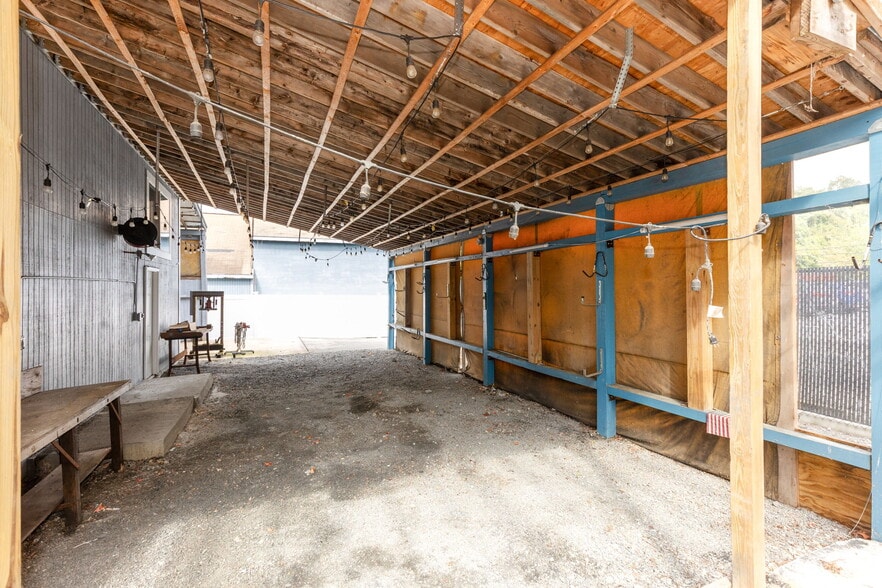 More Photos Of 280 Washington St, North Easton Flex For Sale