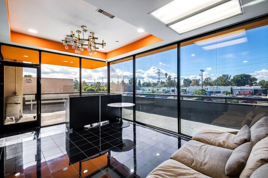 More Photos Of 6746 Valjean Ave, Van Nuys Loft Creative Space For Sale