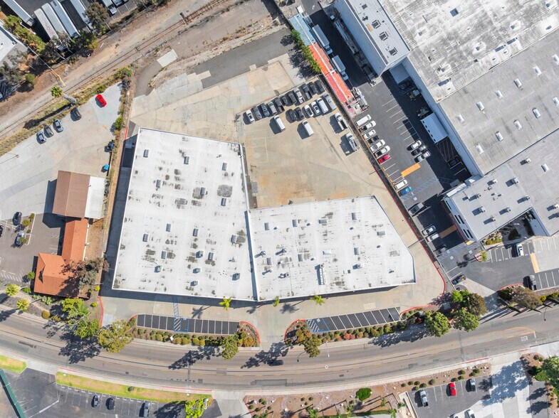 More Photos Of 7595 Carroll Rd, San Diego Manufacturing For Lease