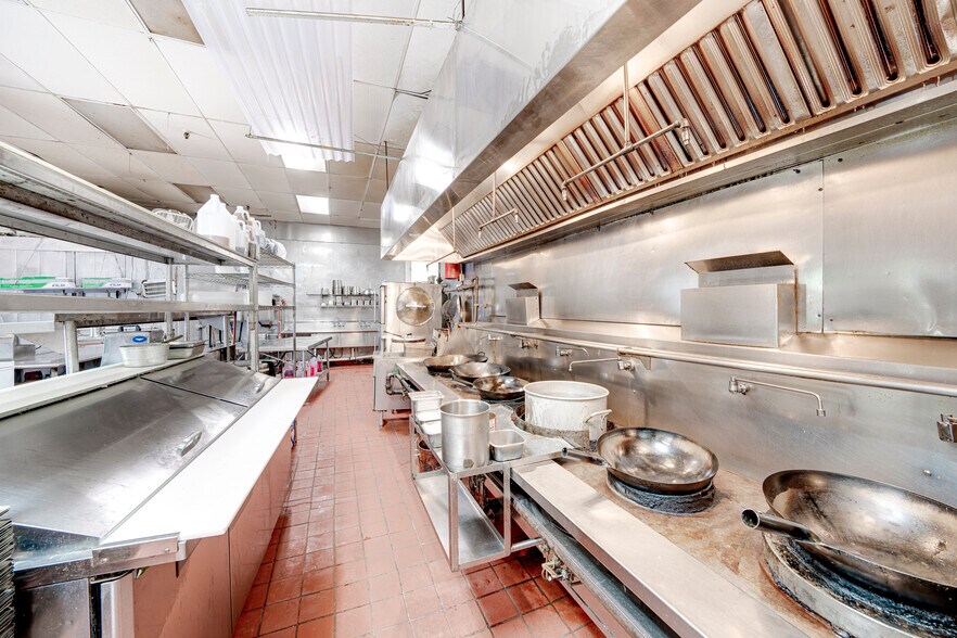 More Photos Of 1400 W Moore Ave, Terrell Restaurant For Sale