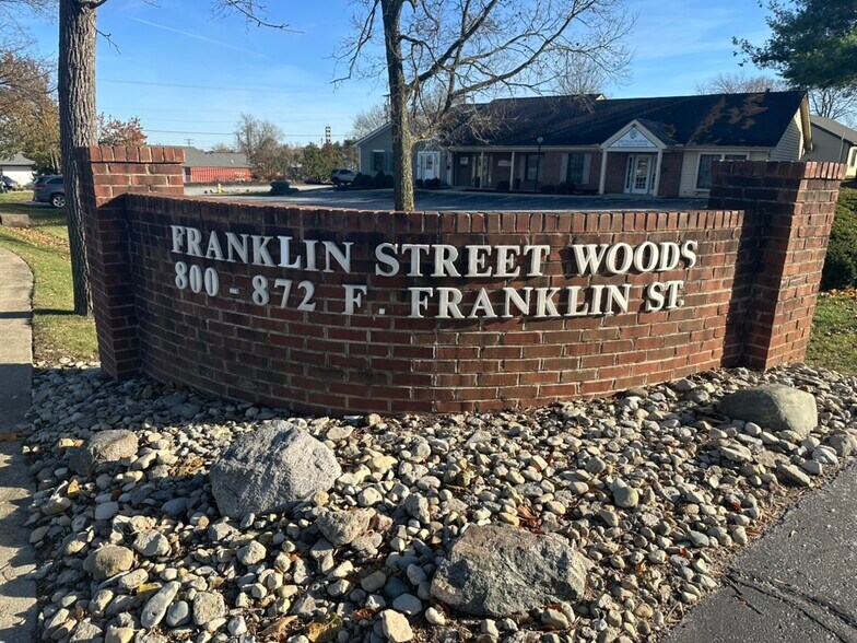 More Photos Of 800 E Franklin St, Dayton Office For Sale