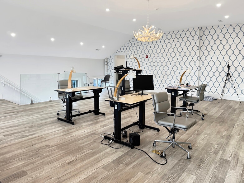 More Photos Of 70-80 State St, Newburyport Storefront Retail Office For Lease