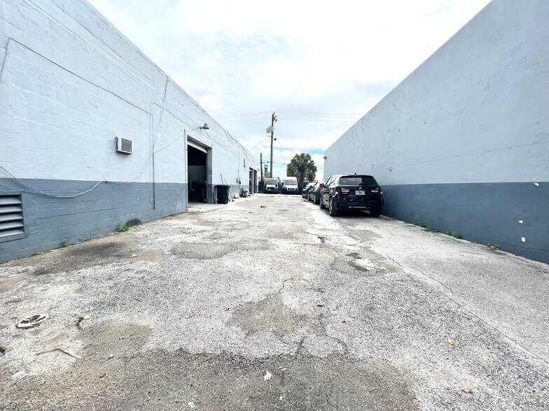 More Photos Of 813 NW 8th Ave, Fort Lauderdale Warehouse For Sale