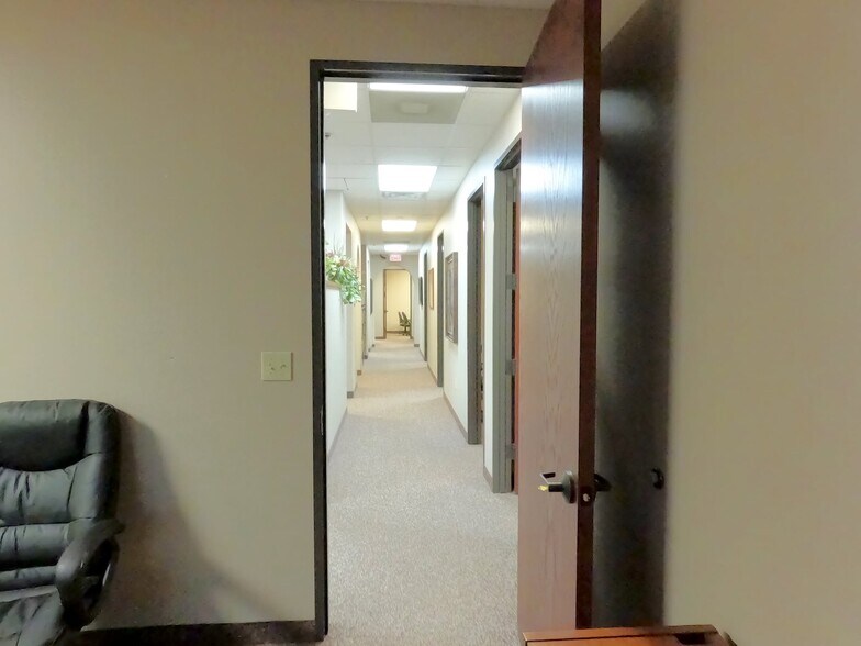 More Photos Of 6570 Naaman Forest Blvd, Garland Medical For Sale