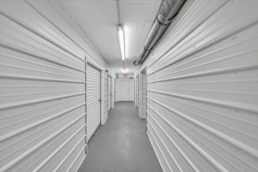 More Photos Of 2312 S 5th St, Allentown Self Storage For Sale