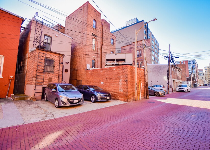 More Photos Of 1717 N St NW, Washington Office For Sale