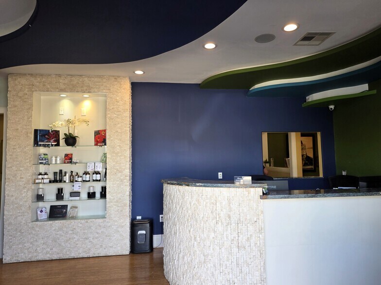 More Photos Of 5721 Winsome Ln, Houston Freestanding For Sale