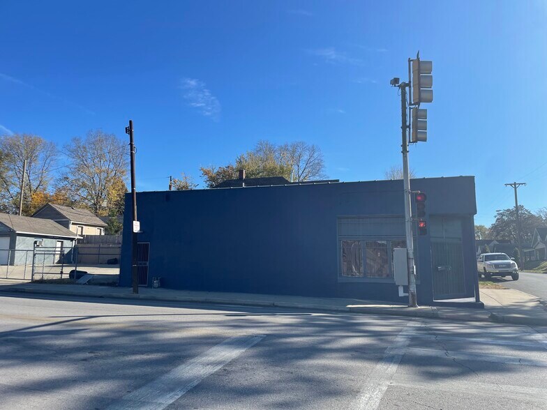 More Photos Of 960-962 Pacific Ave, Kansas City Storefront For Sale