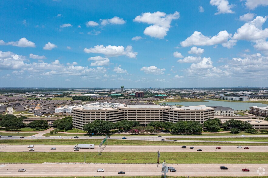 More Photos Of 1603 Lyndon B Johnson Fwy, Dallas Office For Lease