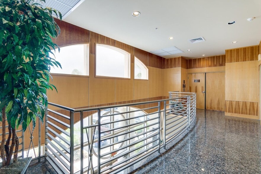 More Photos Of 7341 Office Park Pl, Melbourne Office Residential For Lease