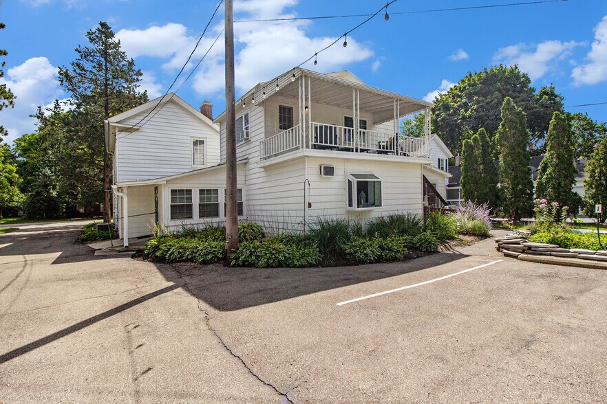 More Photos Of 155 N Main St, Clarkston Hospitality For Sale