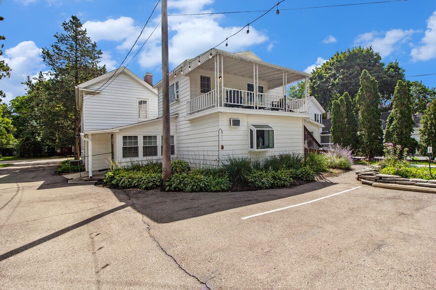 More Photos Of 155 N Main St, Village of Clarkston Hospitality For Sale