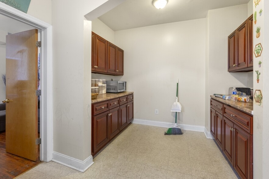 More Photos Of 4014 Market St, Philadelphia Storefront Retail Residential For Sale