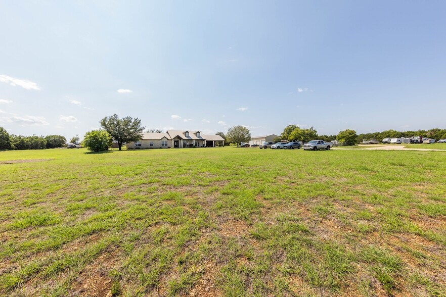 More Photos Of 101 Oakwood Trl, Leander Land For Lease