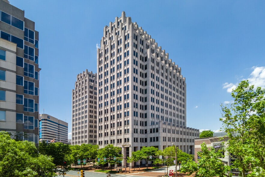 More Photos Of 7501 Wisconsin Ave, Bethesda Office For Lease