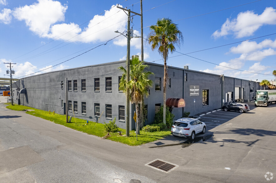 Primary Photo Of 2717-2729 E Adamo Dr, Tampa Warehouse For Lease