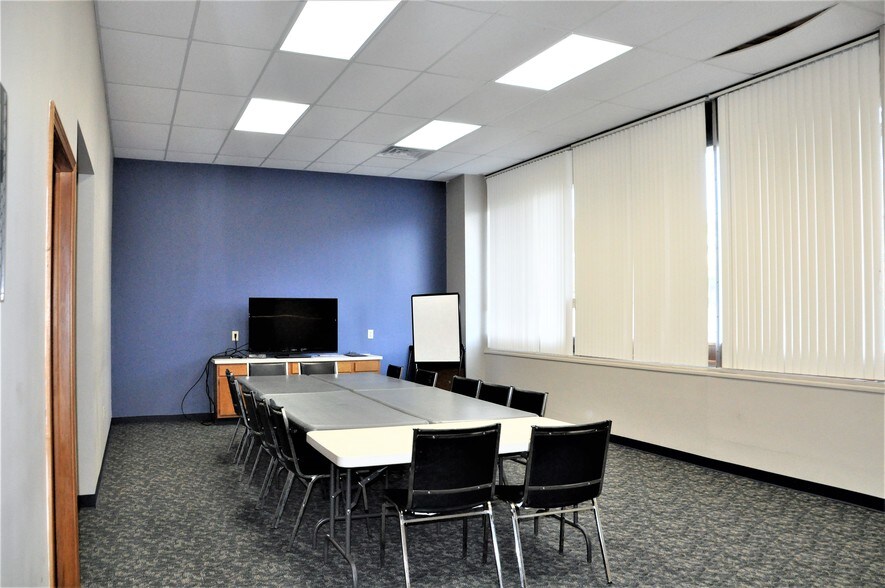 More Photos Of 1-19 E Pleasant St, Springfield Medical For Sale