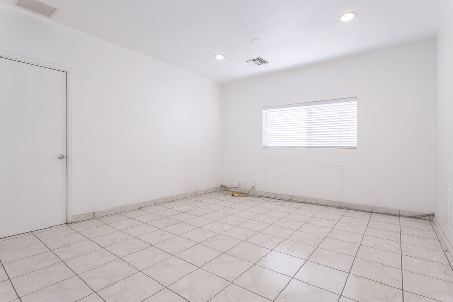 More Photos Of 661 Arroyo St, San Fernando Manufacturing For Lease