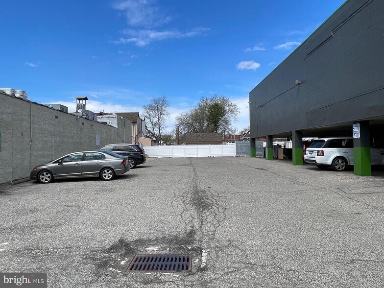 More Photos Of 7034-7048 Castor Ave, Philadelphia Office For Sale