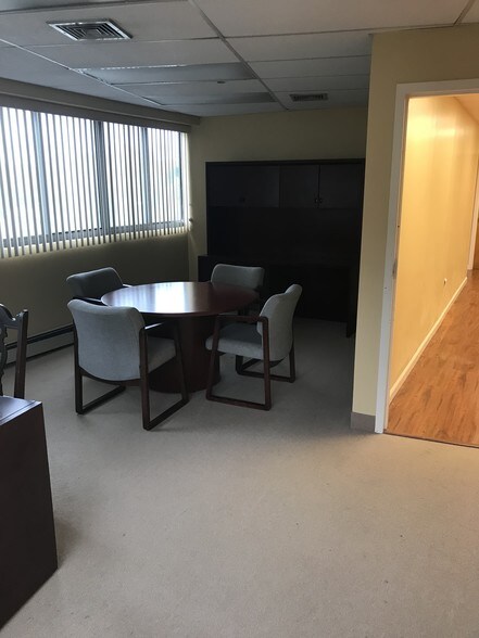 More Photos Of 141 N State Rd, Briarcliff Manor Village Medical For Lease