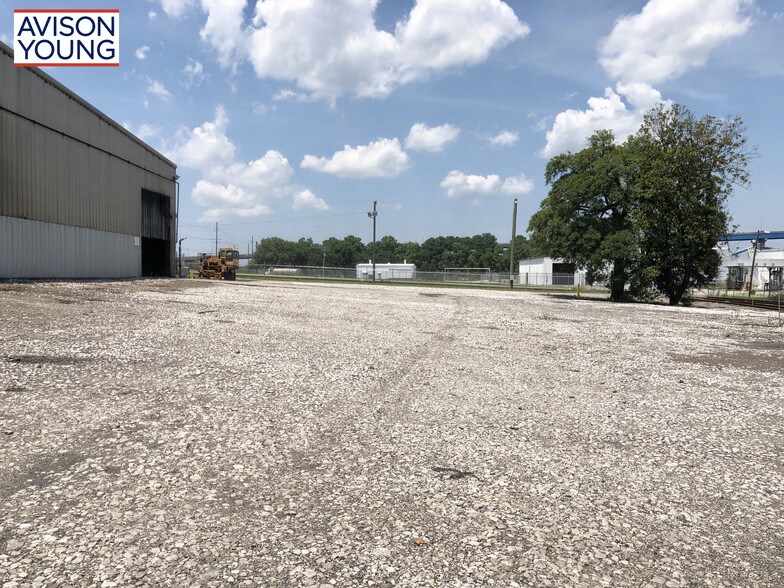 More Photos Of 5050 Virginia Ave, North Charleston Warehouse For Lease