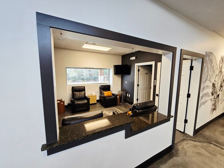 More Photos Of 701 Mutual Ct, Raleigh Office For Sale