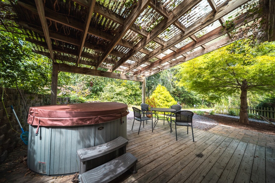 More Photos Of 295 Panthers Den Rd, Makanda Hotel For Sale