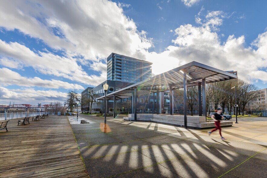 More Photos Of 1750 NW Naito Pky, Portland Office For Sale