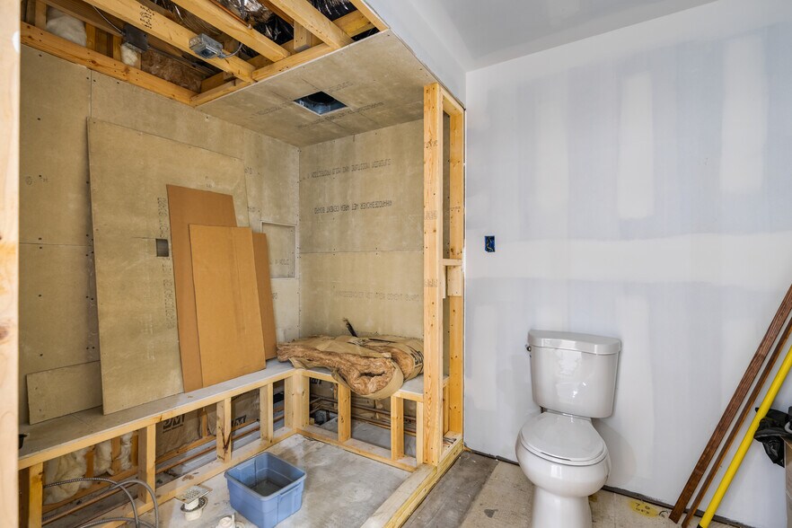 More Photos Of 974 S Nova Rd, Ormond Beach Industrial For Sale