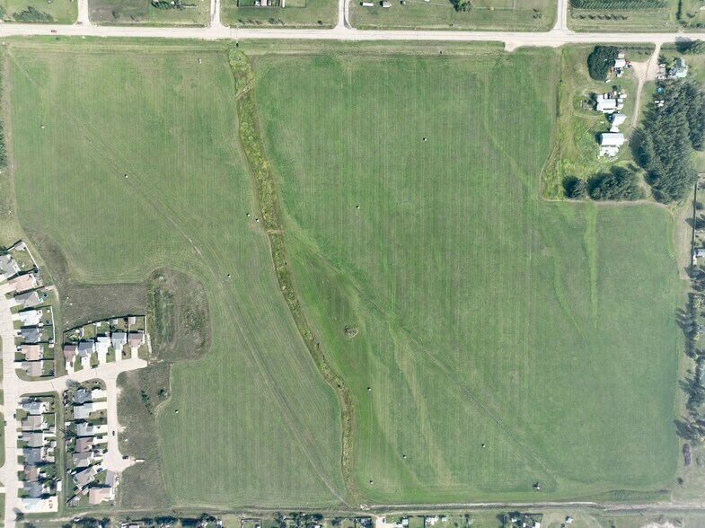 More Photos Of 11th Ave, Beaverlodge Land For Sale