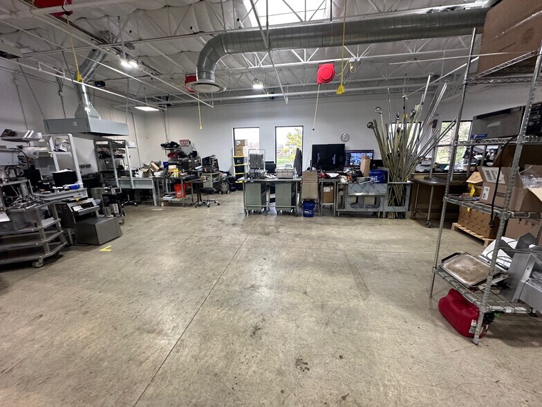 More Photos Of 733 Green Crest Dr, Westerville Research And Development For Lease