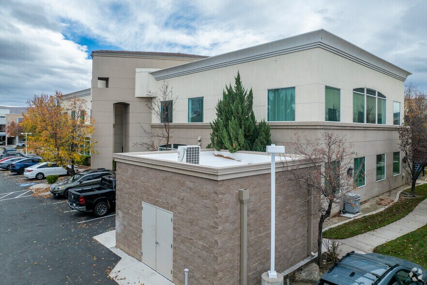 More Photos Of 9785 Gateway Dr, Reno Office For Lease