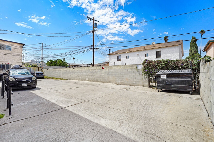More Photos Of 837 W 85th St, Los Angeles Apartments For Sale