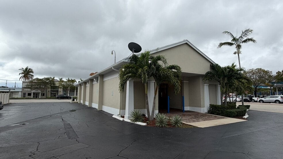 More Photos Of 10 N Federal Hwy, Pompano Beach Freestanding For Lease