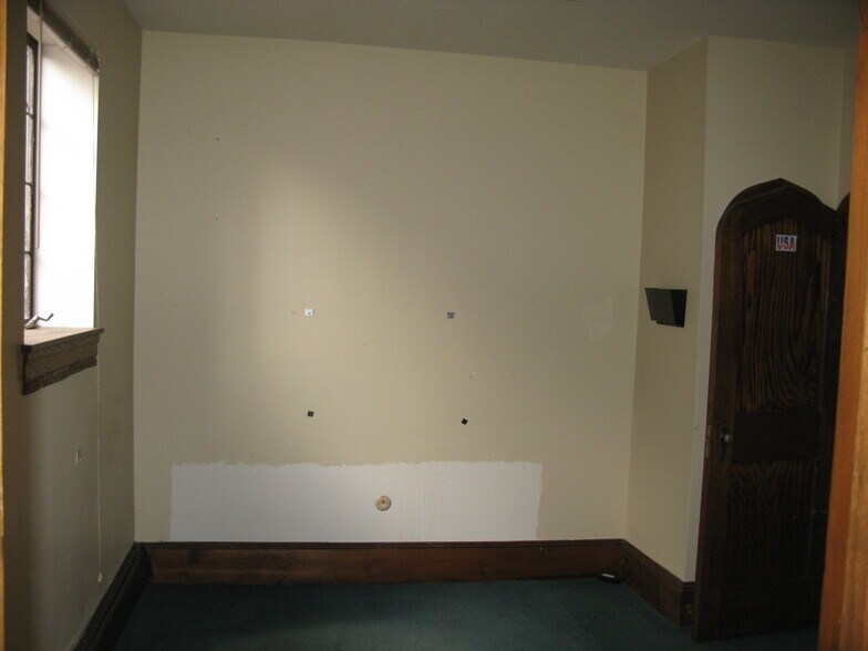 More Photos Of 226 W State St, Trenton Medical For Sale