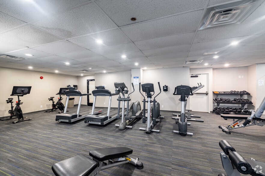 More Photos Of 740 S Burnside Ave, Los Angeles Apartments For Sale